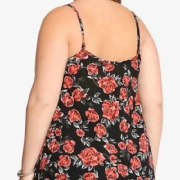 Torrid, Size 0X (L), Black and Red Floral Hi-Low Strappy Tank - Picture 13 of 14